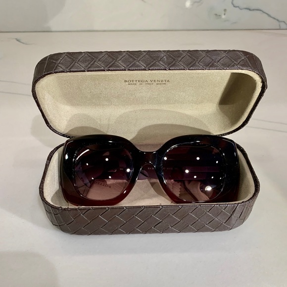 SOLD—- BOTTEGA VENETA Sunglasses - Picture 7 of 7